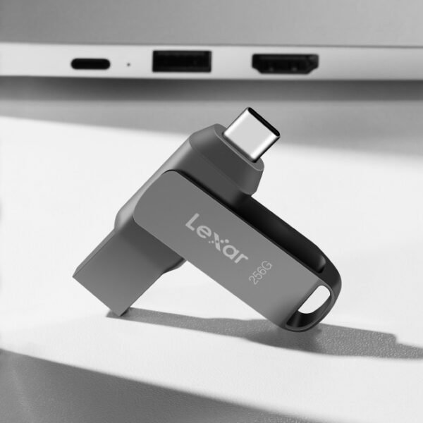 Lexar® Type-C Dual Drive  JumpDrive®  D400 USB 3.2 – Fast, Versatile & Durable